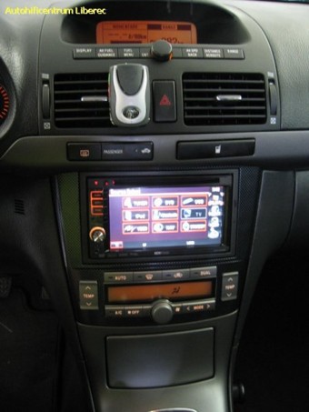 TOYOTA AVENSIS