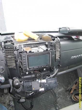 VW CRAFTER - autorádio s DVD, navigací a hand...