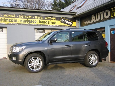 TOYOTA LANDCRUISER 2011